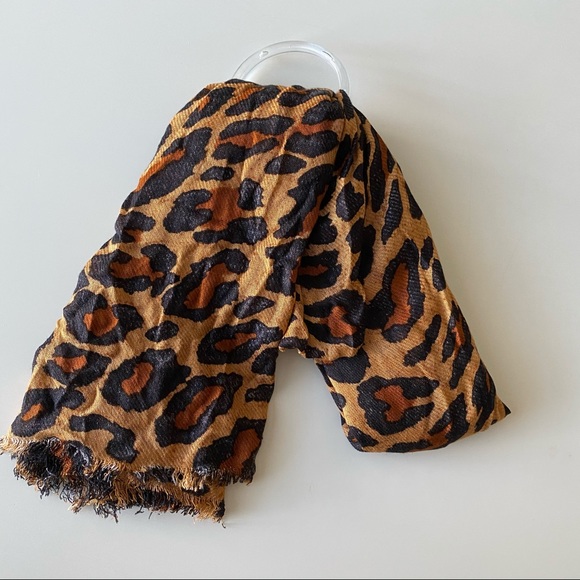 Nordstrom Rack Printed Floral Wrap Scarf - Picture 2 of 2